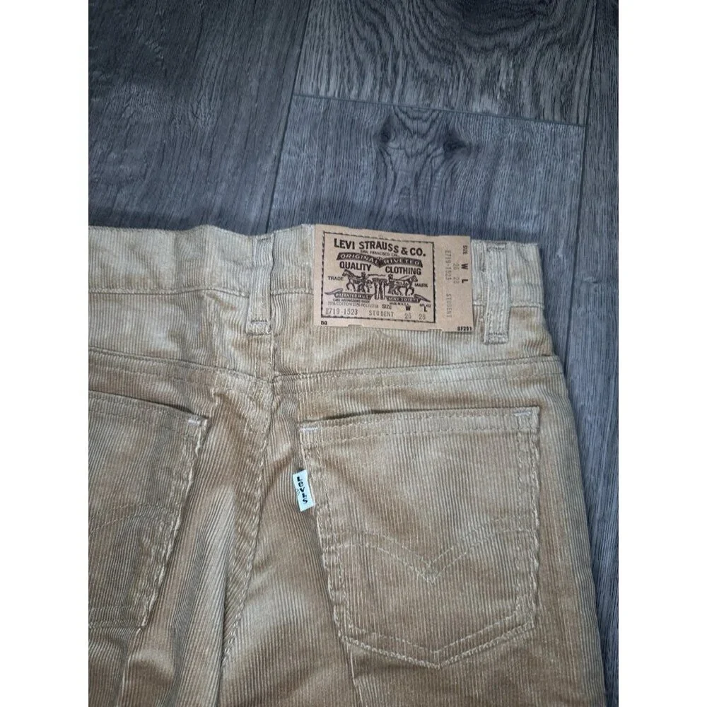 VTG 70's Levi's 719-1523 Corduroy Size 26x28 Student Fit Tan Pants YKK 45 zip